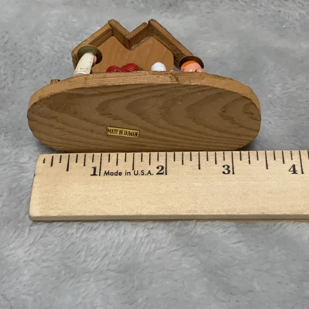 Vintage Miniature‎ Wooden Nativity Scene Hand Painted Taiwan Christmas Decor 3in